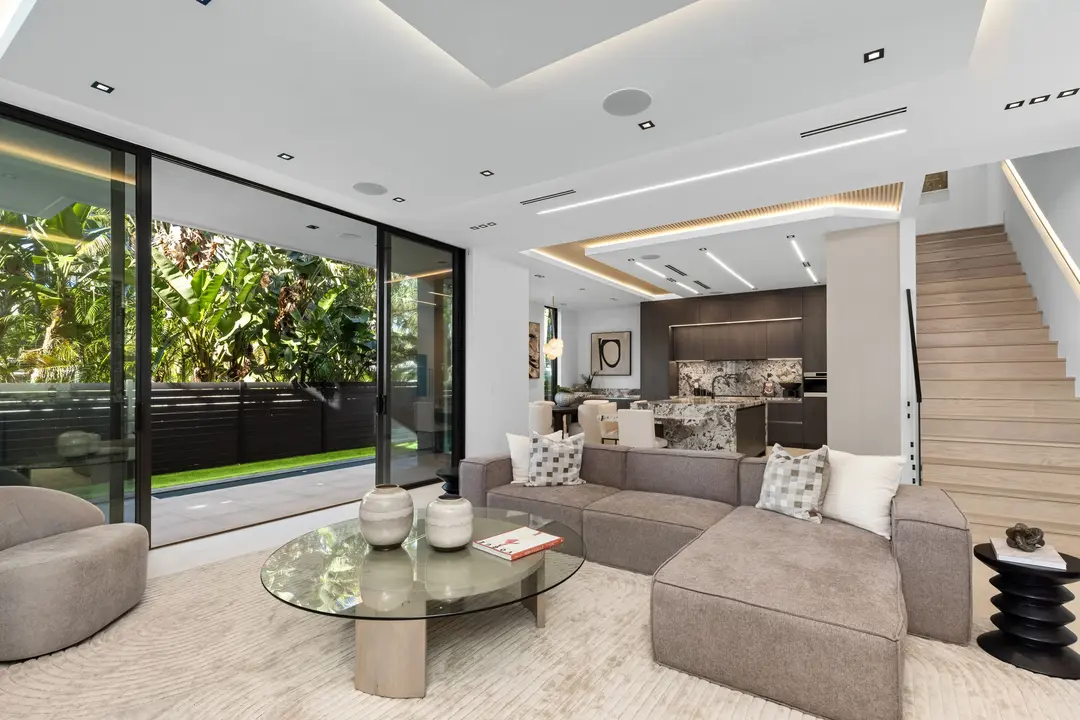 Living room, 3209